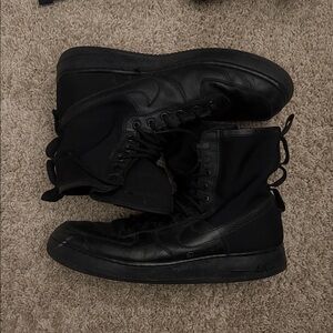Nike Men's Black High-Top Boots